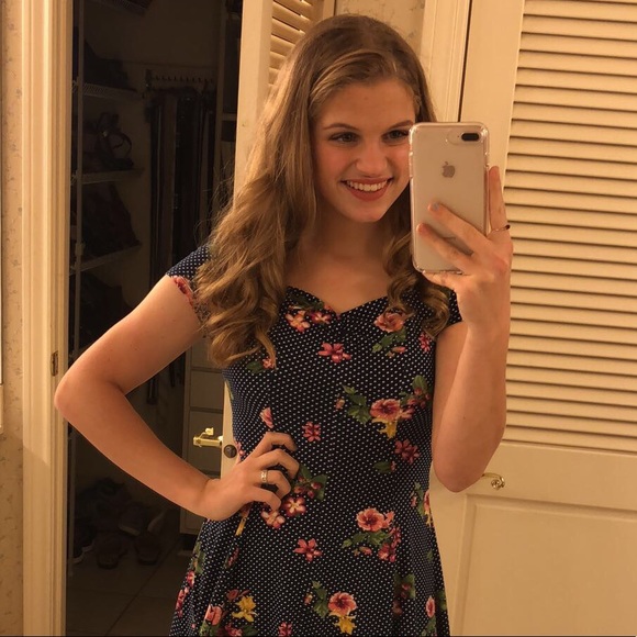 rachaelhovis